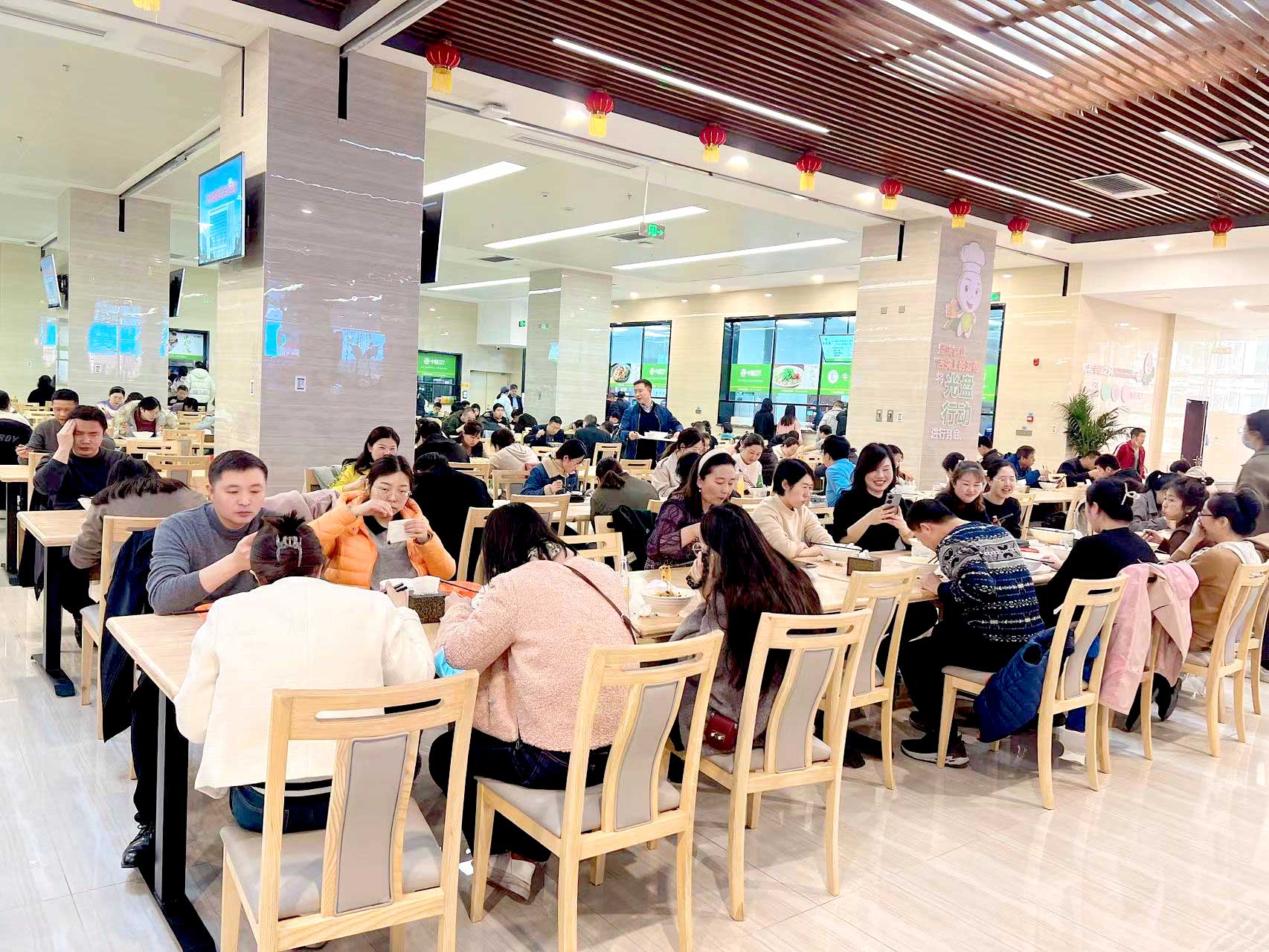 打造員工“滿(mǎn)意食堂”，食堂承包公司運(yùn)營(yíng)秘訣